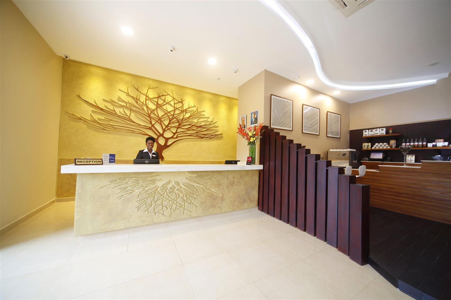 Best Western Premier Garden Hotel Энтеббе Экстерьер фото
