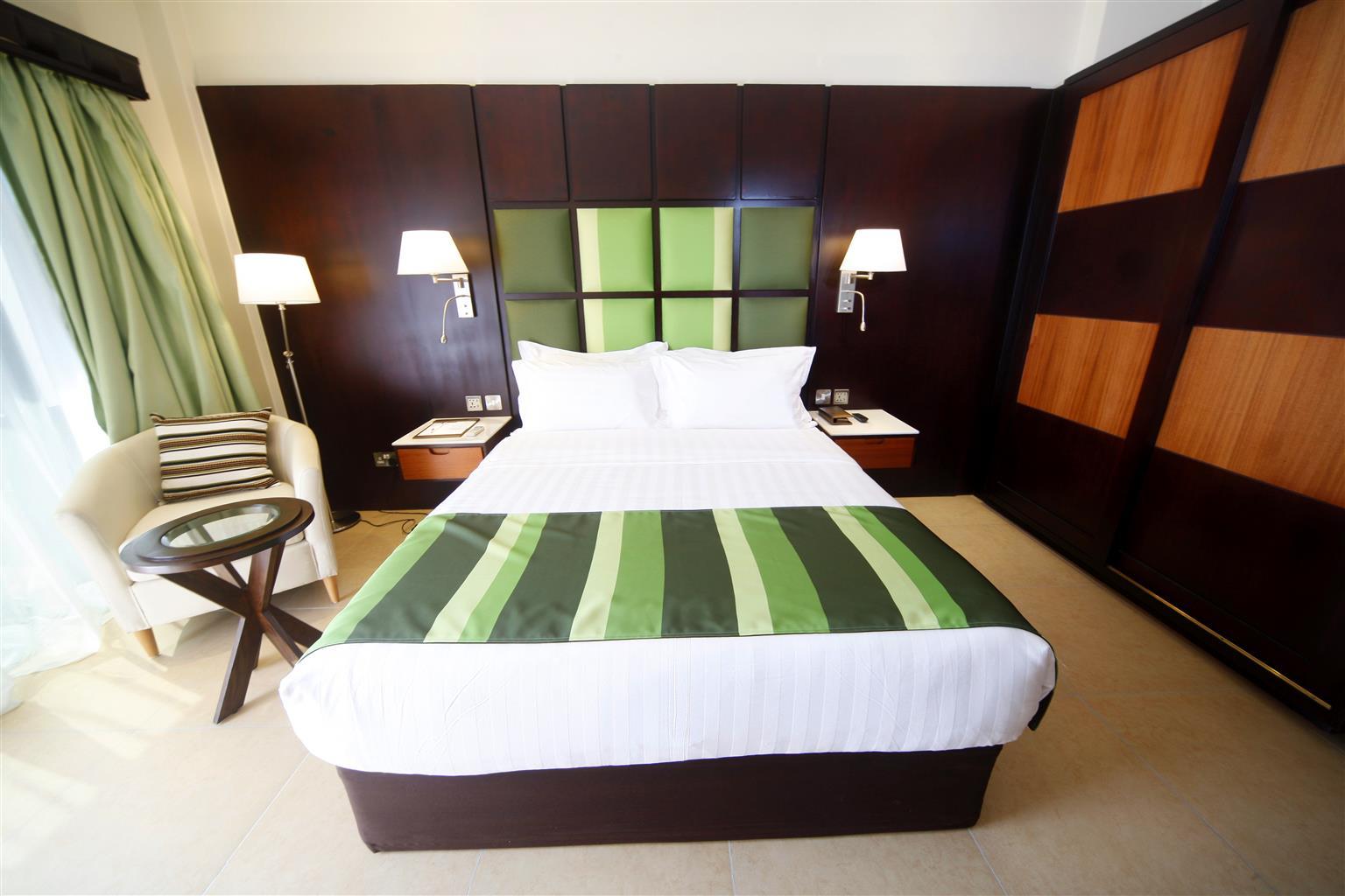 Best Western Premier Garden Hotel Энтеббе Экстерьер фото