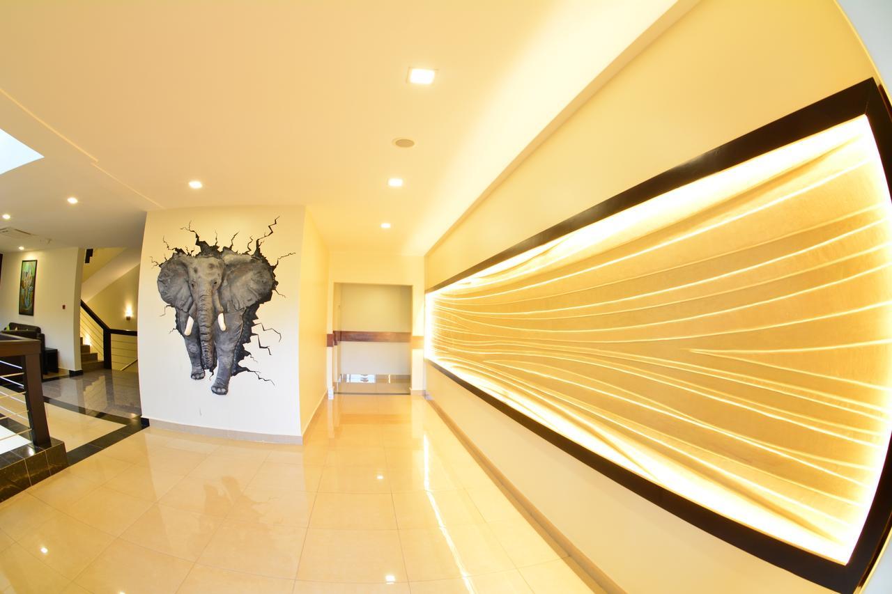 Best Western Premier Garden Hotel Энтеббе Экстерьер фото