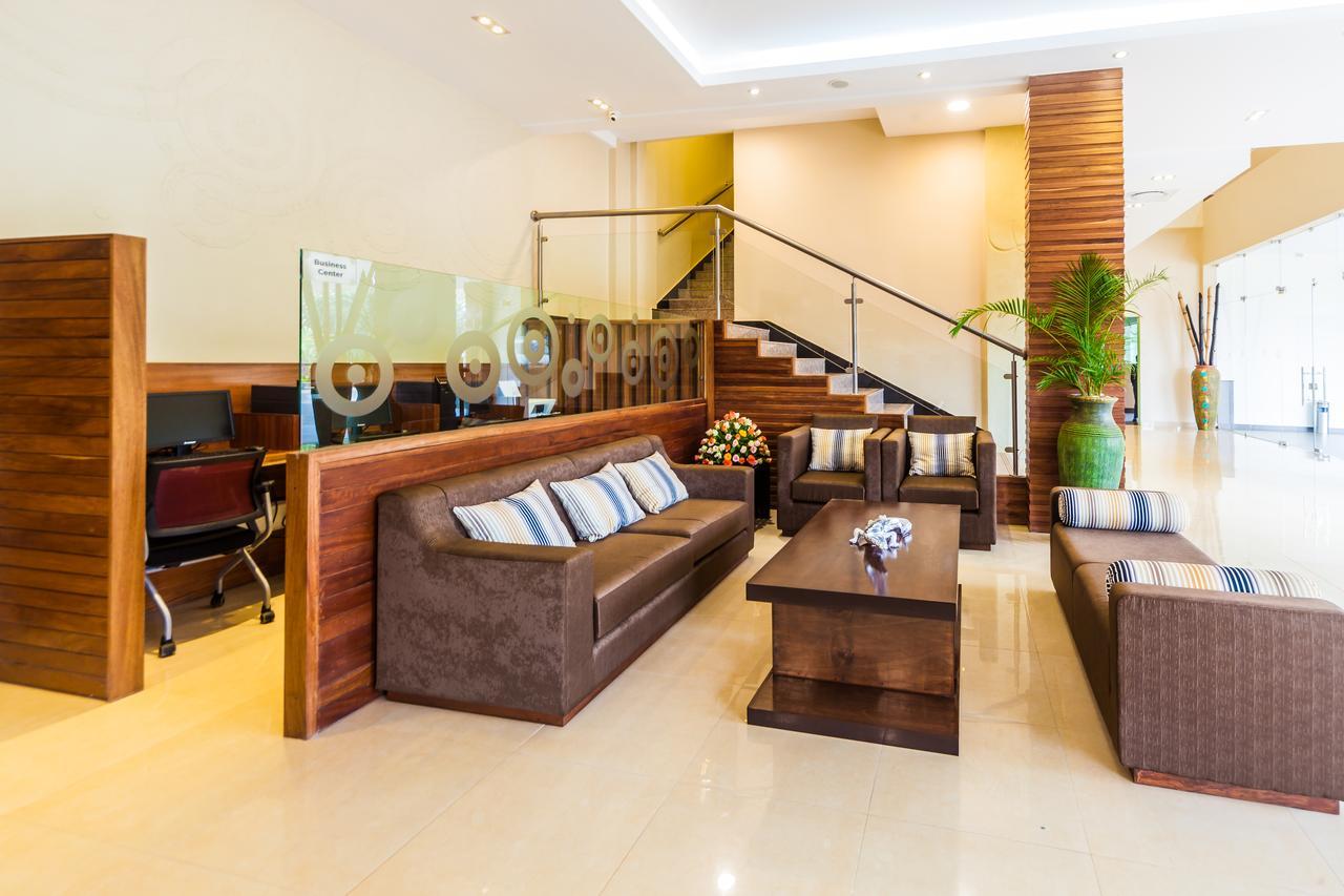 Best Western Premier Garden Hotel Энтеббе Экстерьер фото