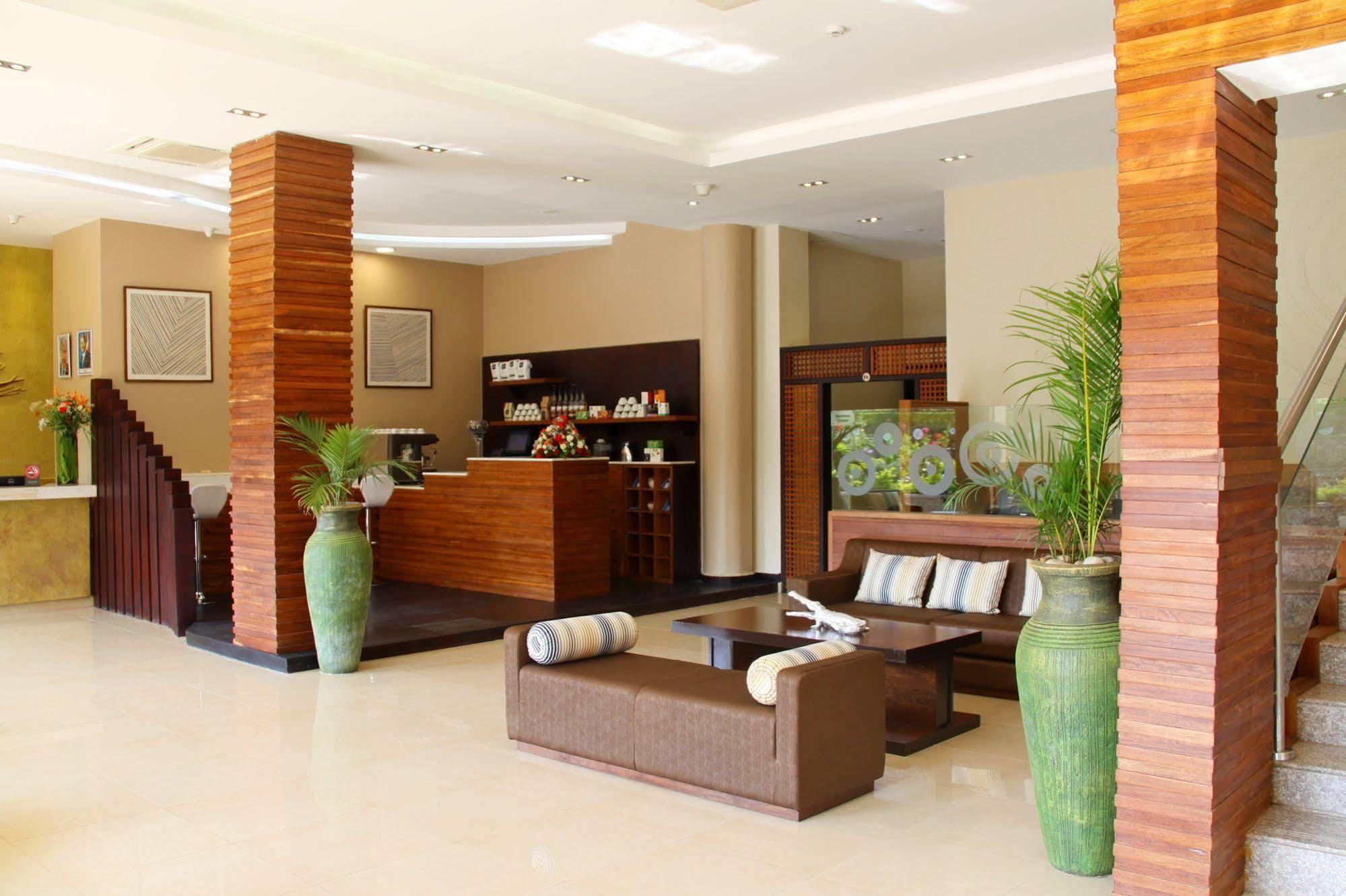 Best Western Premier Garden Hotel Энтеббе Экстерьер фото
