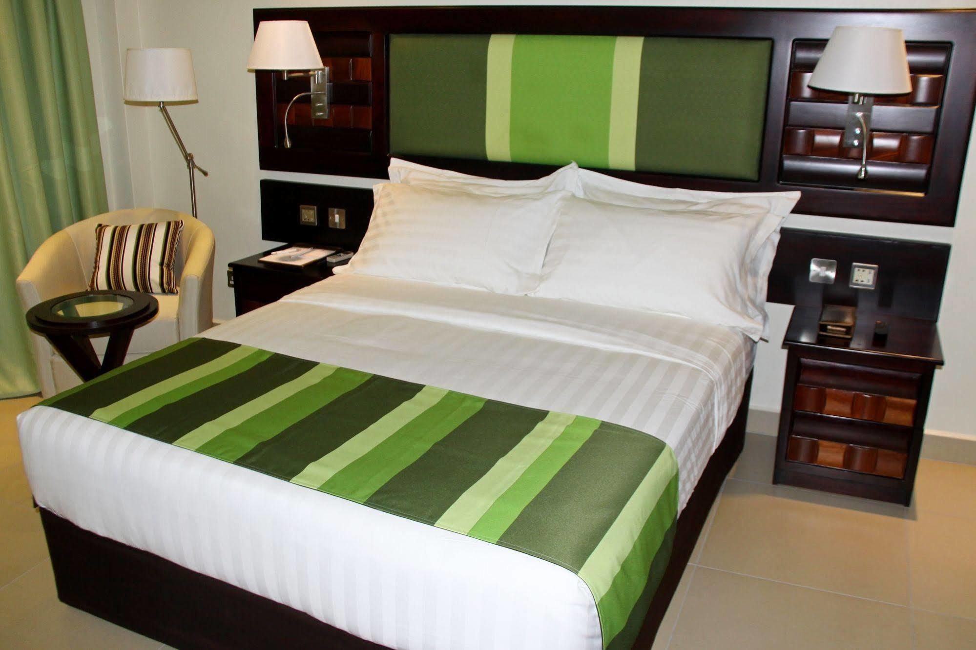 Best Western Premier Garden Hotel Энтеббе Экстерьер фото