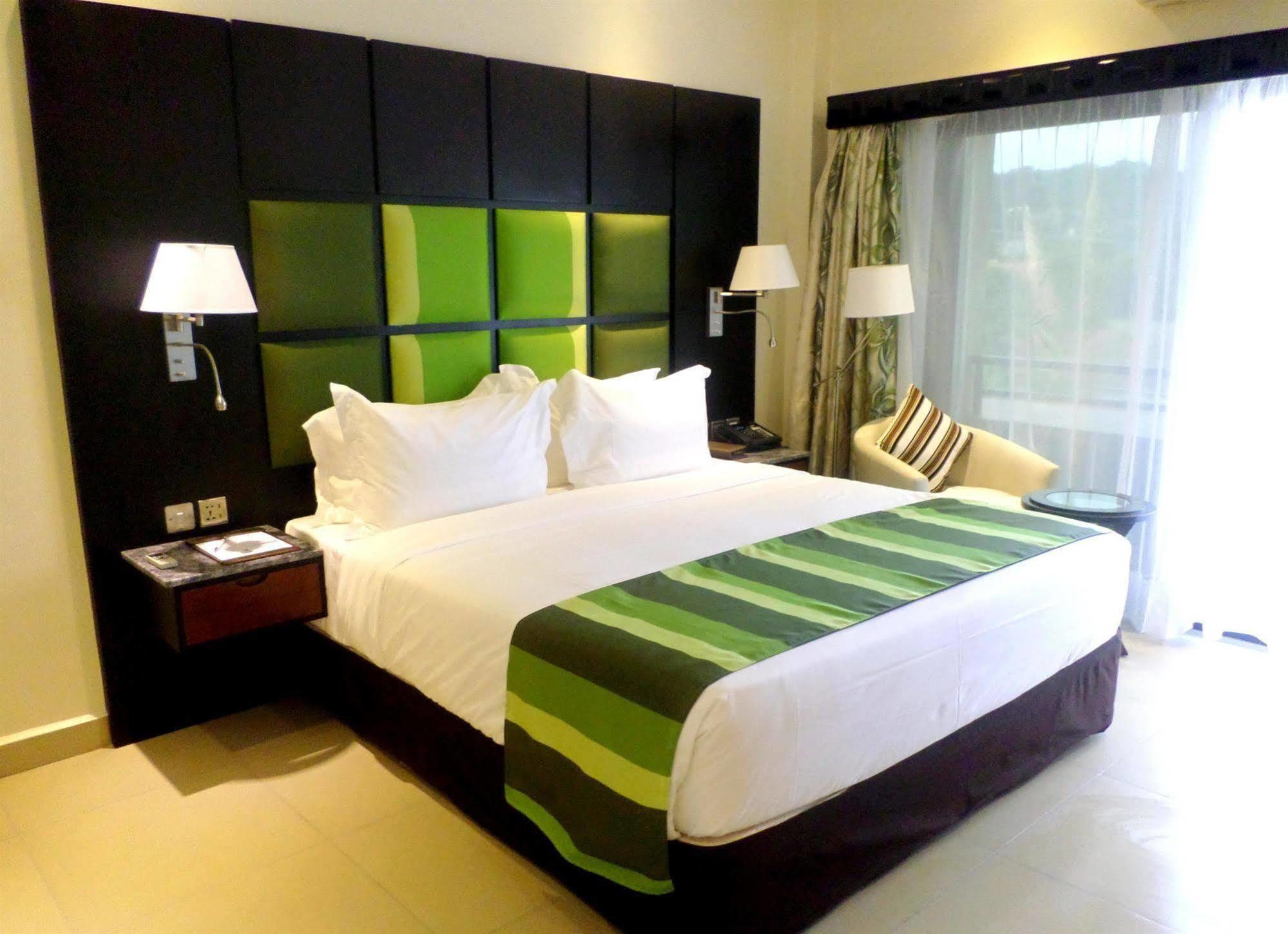 Best Western Premier Garden Hotel Энтеббе Экстерьер фото