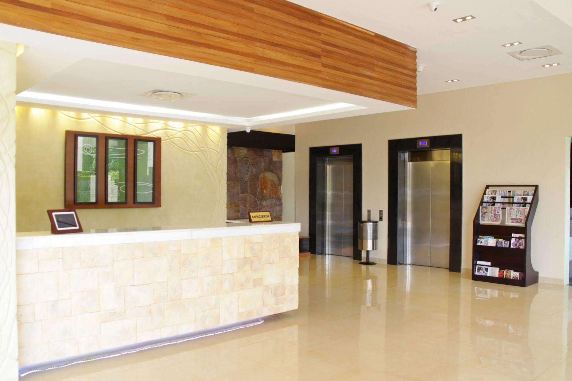 Best Western Premier Garden Hotel Энтеббе Экстерьер фото