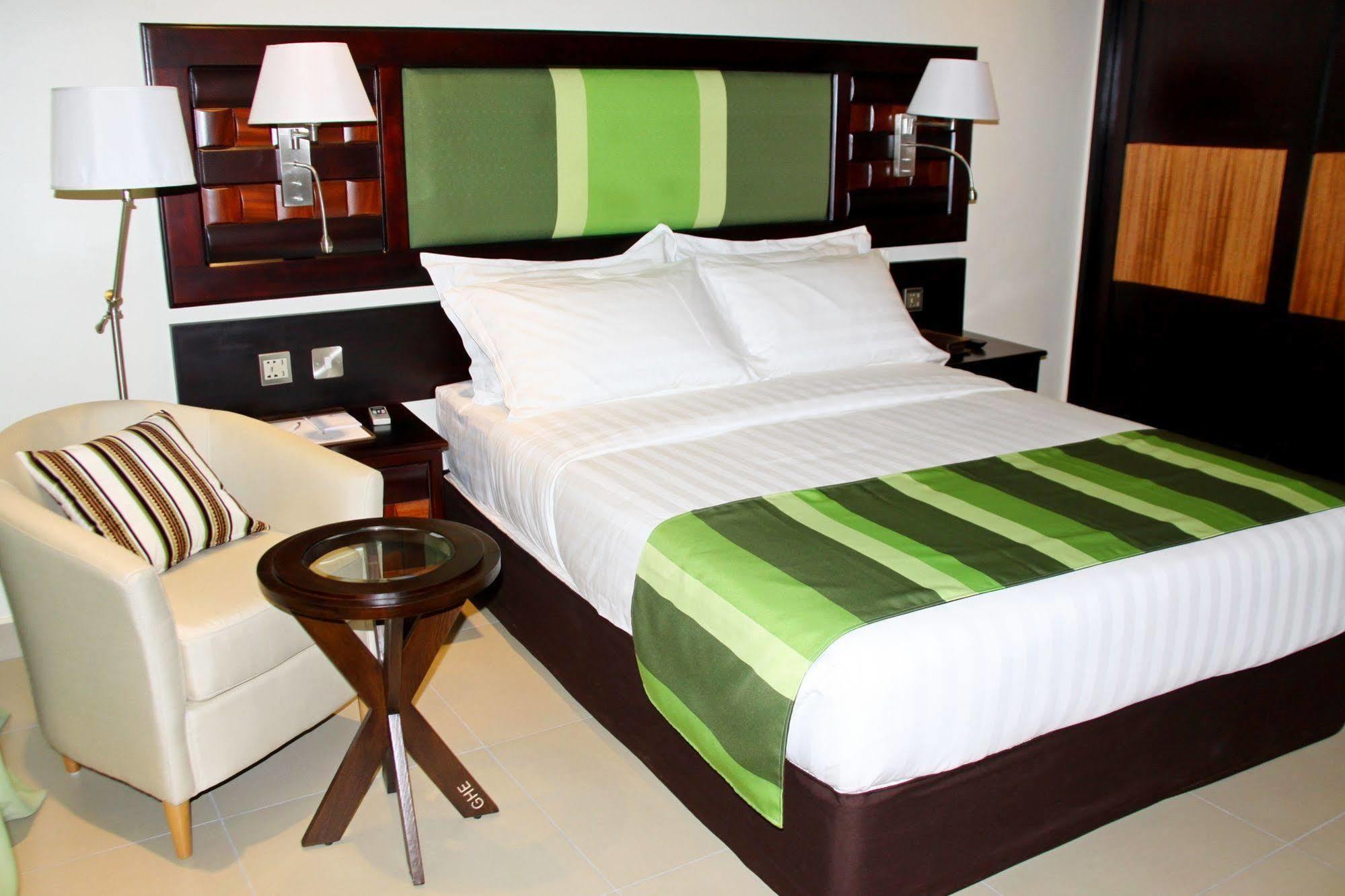 Best Western Premier Garden Hotel Энтеббе Экстерьер фото